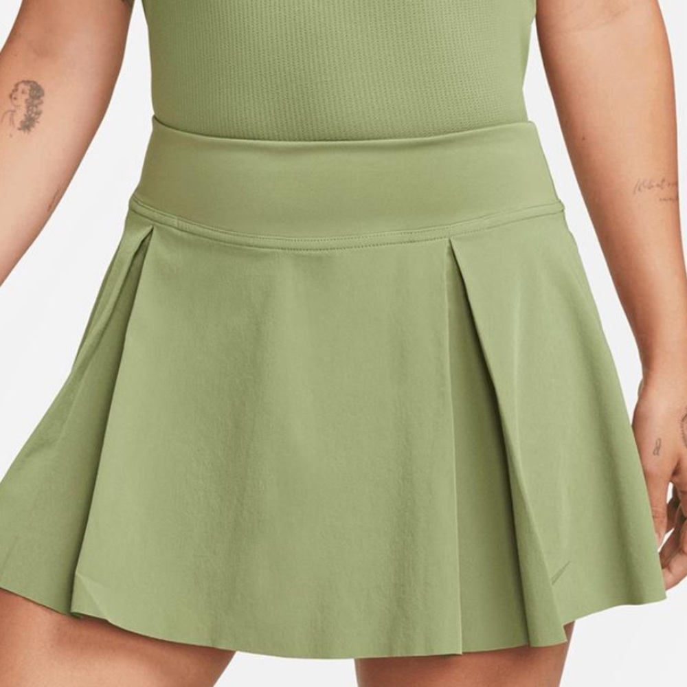 Nike Women's Advantage Club 14 Inch Tennis Skort Alligator Green Size 1X